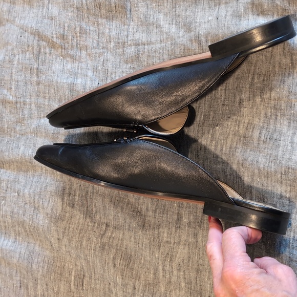 Sam Edelman Black Leather Slip-On Linnie Bit Mule w/ gold tone bit detail - Picture 7 of 8